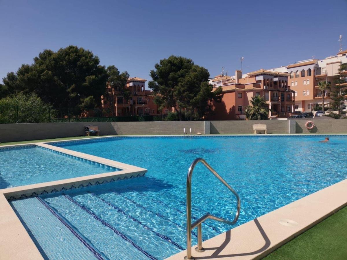 Lovely Apartment In Playa Flamenca أوريويلا المظهر الخارجي الصورة